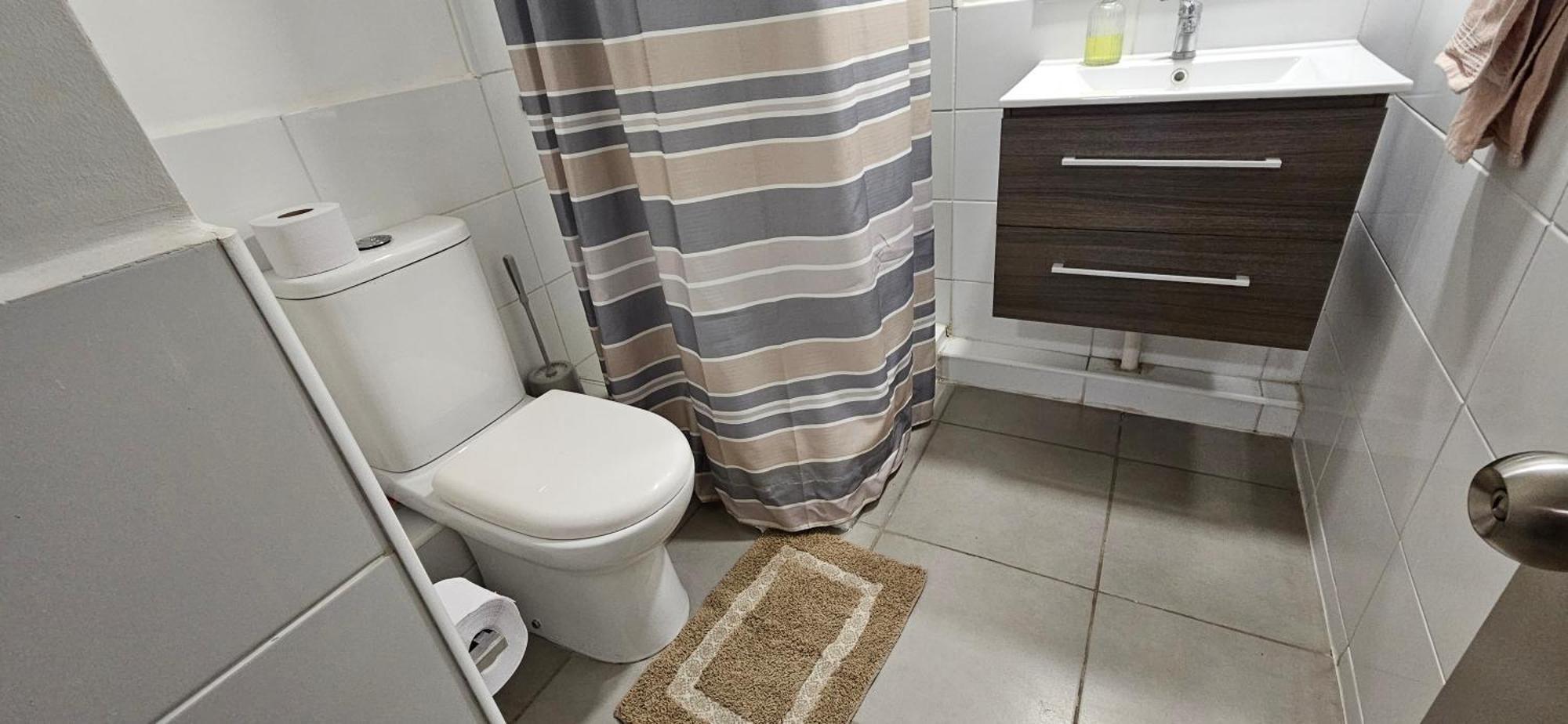 Apartament Central Aire Acondicionado Y Familiar 2 Y 2 Banos Privados Wifi Y Parking *
